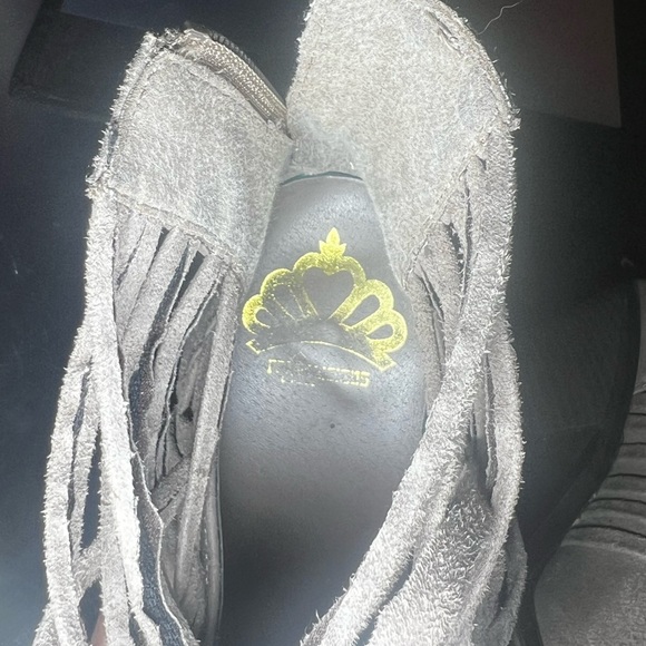 Strappy Weaver Fergilicious Taupe Booties, size 10M - Picture 12 of 15